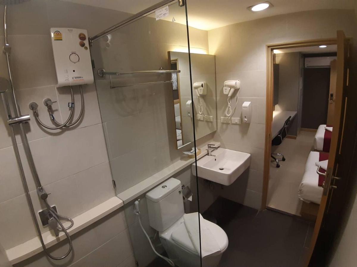 Pratunam19 Hotel Бангкок Екстер'єр фото