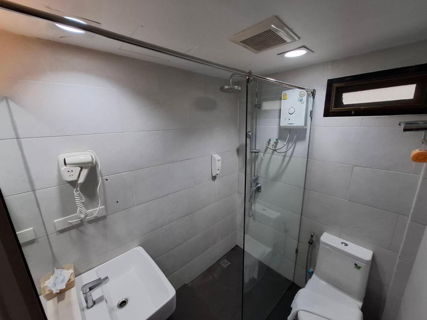 Pratunam19 Hotel Бангкок Екстер'єр фото