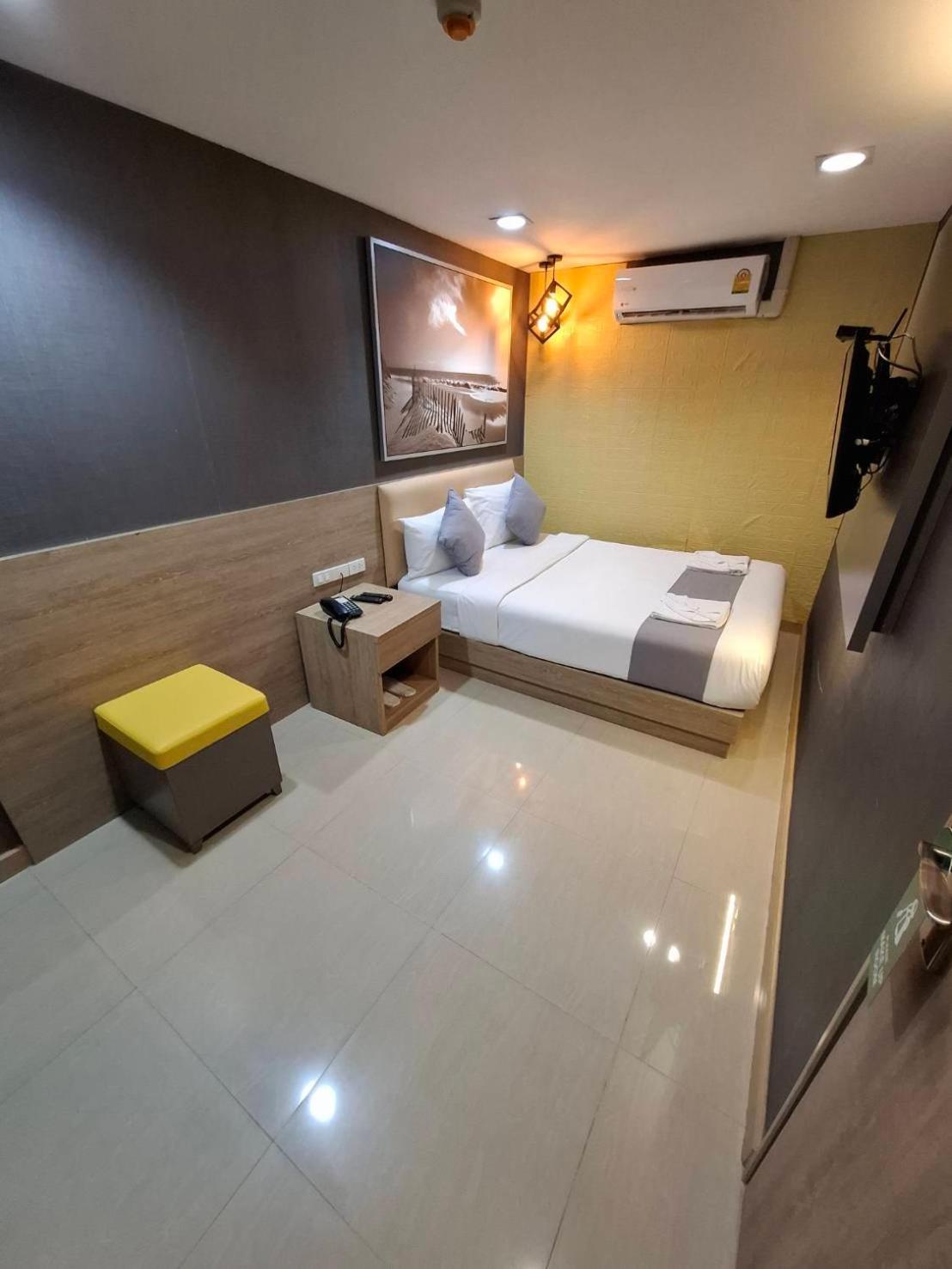 Pratunam19 Hotel Бангкок Екстер'єр фото